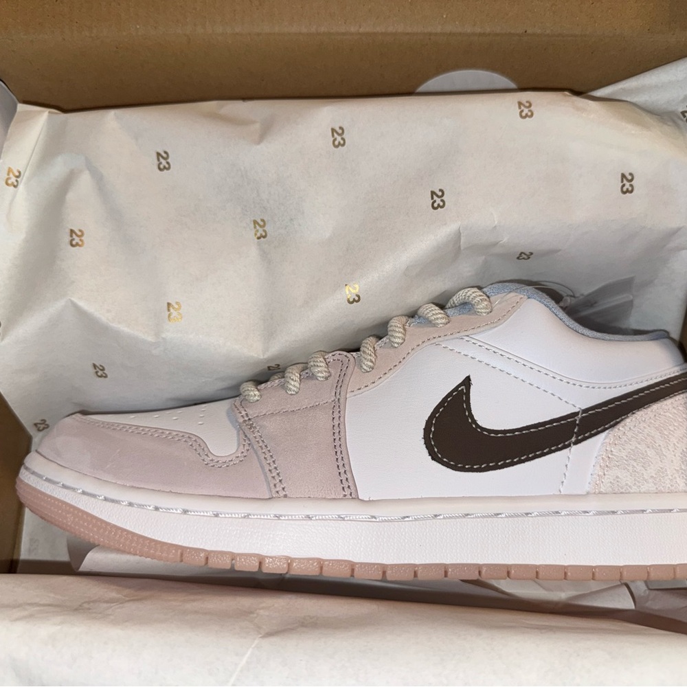 Air Jordan 1 low Women's Pink and White Sneakers - Picture 4 of 16